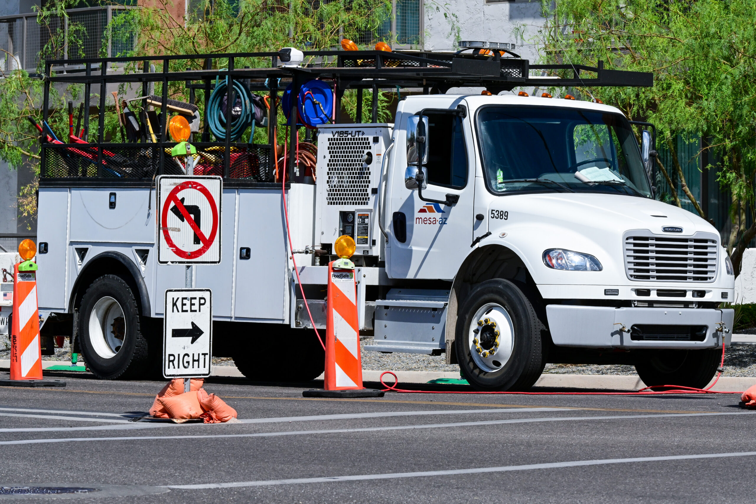 Public works vehicle using mobile radio communications